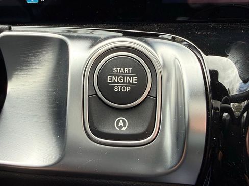 New 2026 Mercedes-Benz GLB 250 4MATIC image 36