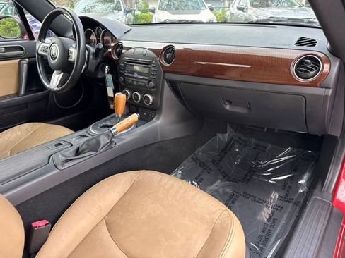 Used 2012 MAZDA MX-5 Miata Grand Touring RWD image 15