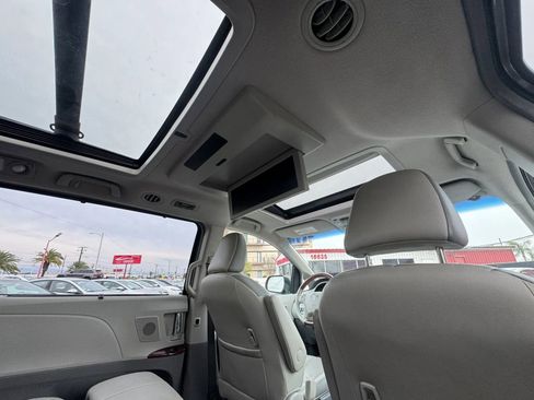 Used 2013 Toyota Sienna Limited w/ Premium Pkg image 26