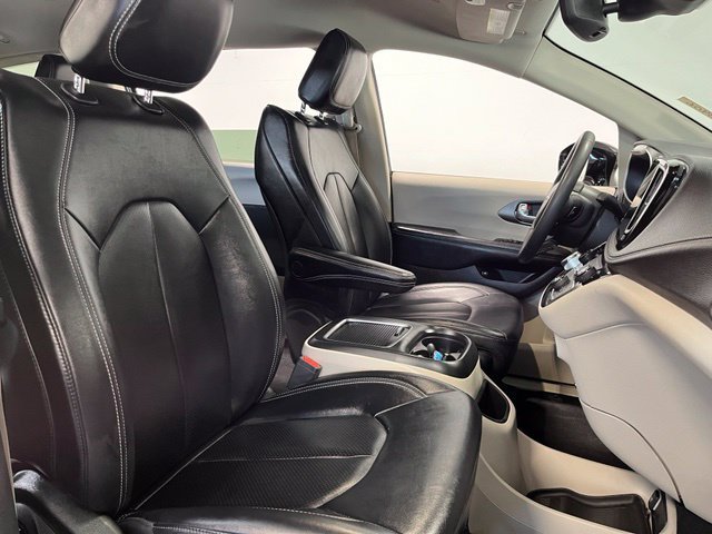 Used 2024 Chrysler Pacifica Limited FWD image 10