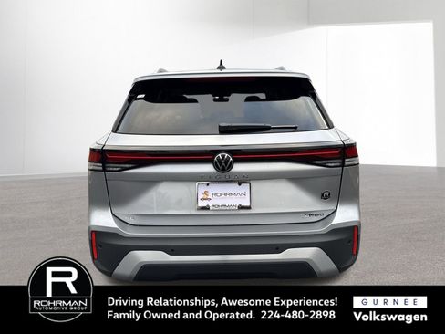 New 2026 Volkswagen Tiguan SE image 8