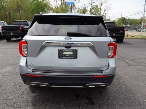 Used 2020 Ford Explorer XLT w/ Equipment Group 202A AWD/4WD image 37