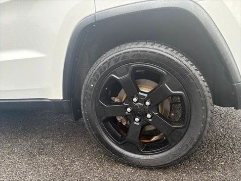 Certified 2018 Jeep Grand Cherokee Laredo AWD/4WD image 10