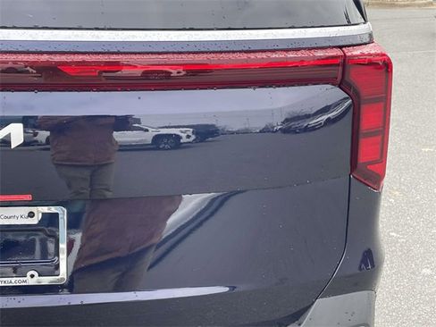 New 2026 Kia Carnival EX image 11