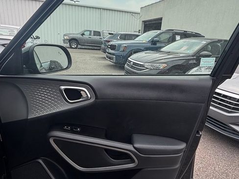 Used 2023 Kia Soul S FWD image 23
