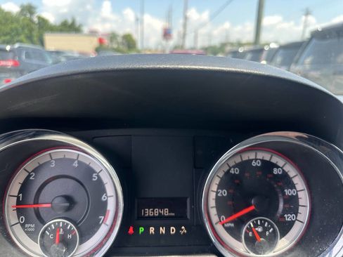 Used 2019 Dodge Grand Caravan SXT image 19