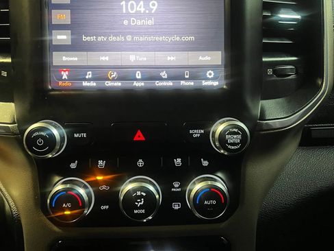 Used 2019 RAM 1500 Laramie AWD/4WD image 11