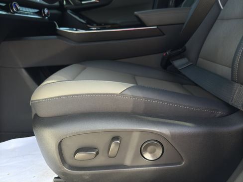 New 2026 Chevrolet Equinox LT image 23