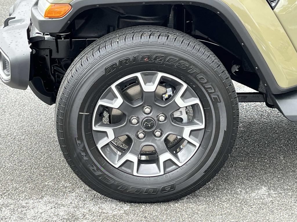 New 2026 Jeep Wrangler Unlimited Sahara AWD/4WD image 11