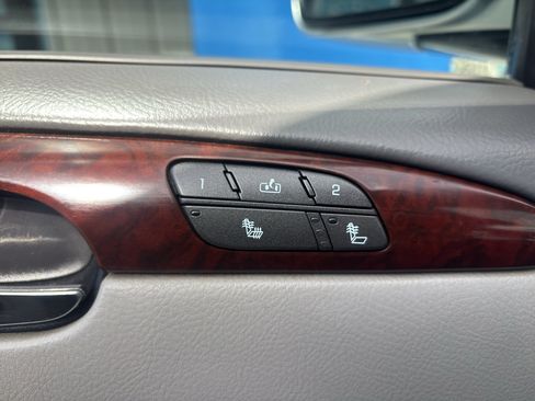 Used 2009 Buick Lucerne CXL FWD image 23