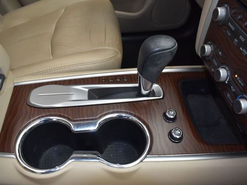 Used 2019 Nissan Pathfinder Platinum image 25