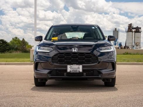 Used 2024 Honda HR-V LX image 2