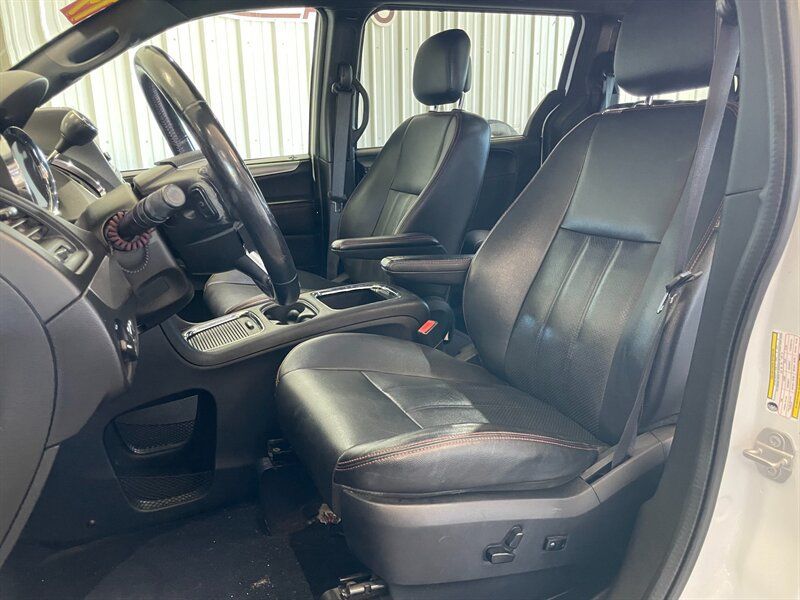 Used 2019 Dodge Grand Caravan GT FWD image 14