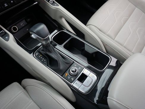 Used 2020 Kia Telluride SX w/ SX Prestige Package image 20