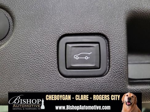 Used 2024 Chevrolet Equinox LT FWD image 31