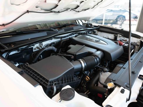 Used 2016 Toyota Tacoma TRD Sport w/ Premium & Technology Package image 31