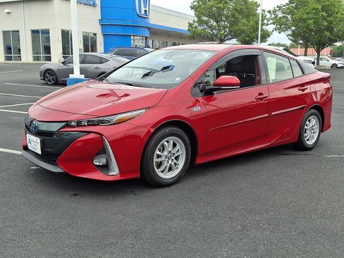Used 2020 Toyota Prius Prime Limited w/ Carpet Mat Package FWD image 3