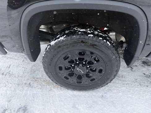 Used 2024 Chevrolet Silverado 2500 LT w/ Midnight Edition image 29