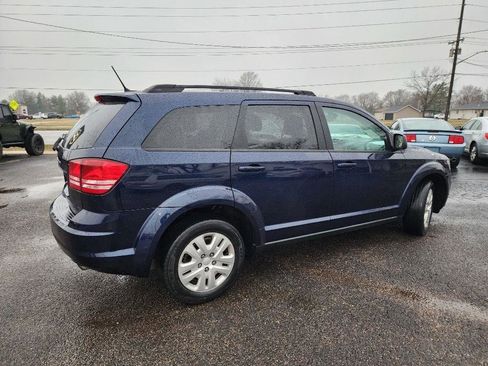 Used 2018 Dodge Journey SE image 4