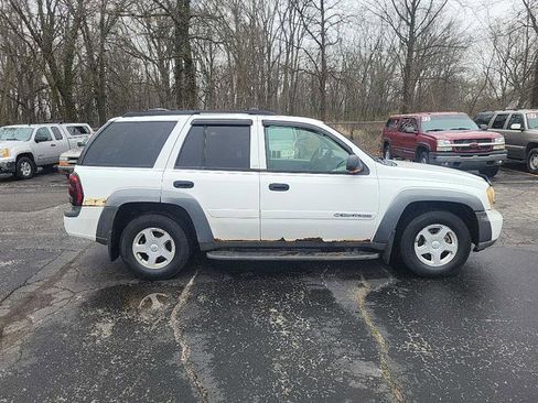 Used 2002 Chevrolet TrailBlazer LS w/ Preferred Equipment Group image 8