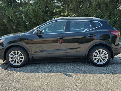Certified 2022 Nissan Rogue Sport SV w/ Technology Package image 28