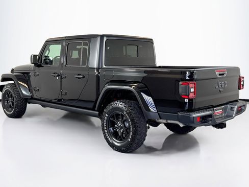 Used 2025 Jeep Gladiator Sport image 7