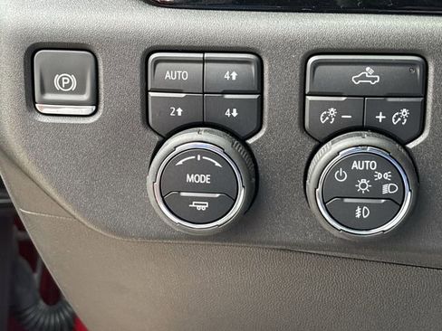 Used 2025 Chevrolet Silverado 1500 LT Trail Boss w/ LPO, Dark Essentials Package image 21