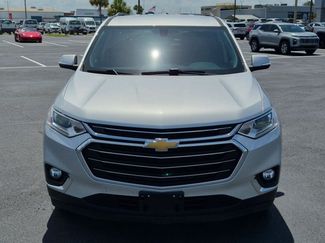 Used 2021 Chevrolet Traverse LT FWD video 2