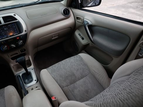 Used 2002 Toyota RAV4 2WD image 22