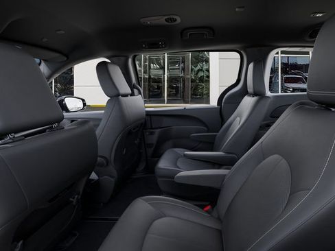 New 2026 Chrysler Pacifica Select image 23