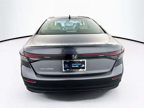 New 2025 Honda Accord SE image 5