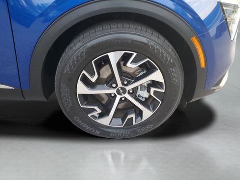 Certified 2025 Kia Sportage EX w/ Premium Package FWD image 28