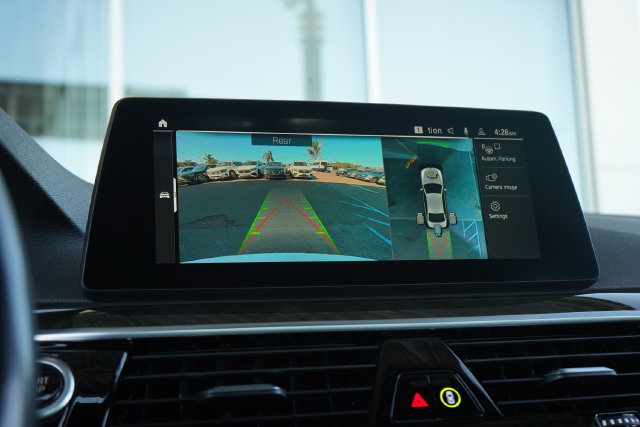 Used 2020 BMW 530e w/ Convenience Package RWD image 18
