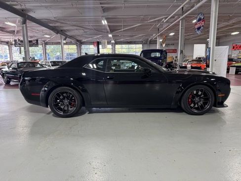 Used 2019 Dodge Challenger SRT Hellcat Redeye image 6