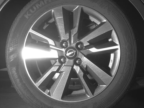 Used 2025 Nissan Versa SV image 15