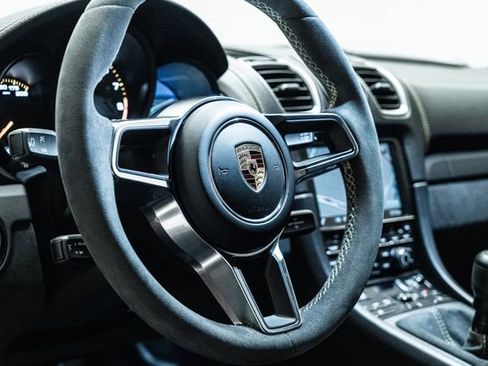 Used 2016 Porsche Cayman GT4 RWD image 25
