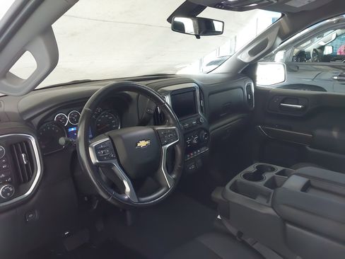 Used 2022 Chevrolet Silverado 1500 LT AWD/4WD image 2