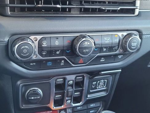 Certified 2025 Jeep Wrangler Unlimited Rubicon 4xe w/ Convenience Group AWD/4WD image 11