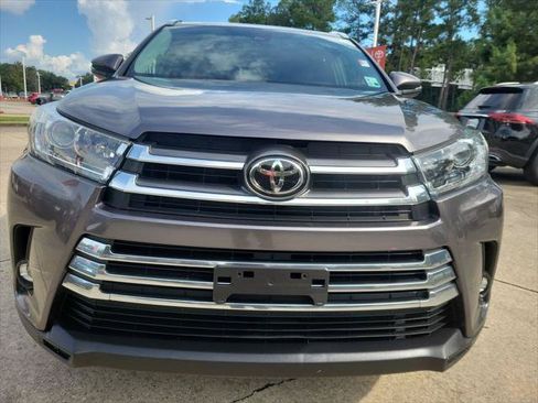 Certified 2019 Toyota Highlander Limited AWD/4WD image 4