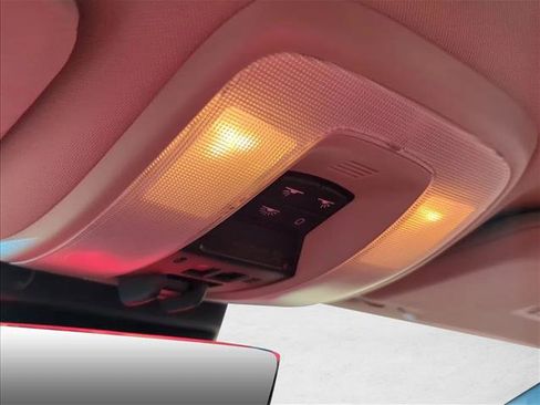 Used 2018 Volvo V60 T5 Cross Country w/ Convenience Package image 12