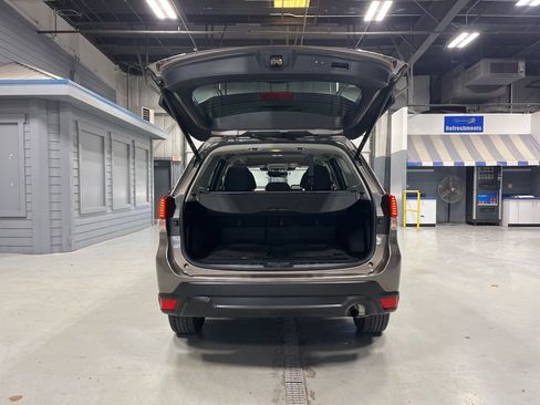 Used 2023 Subaru Forester Premium image 9