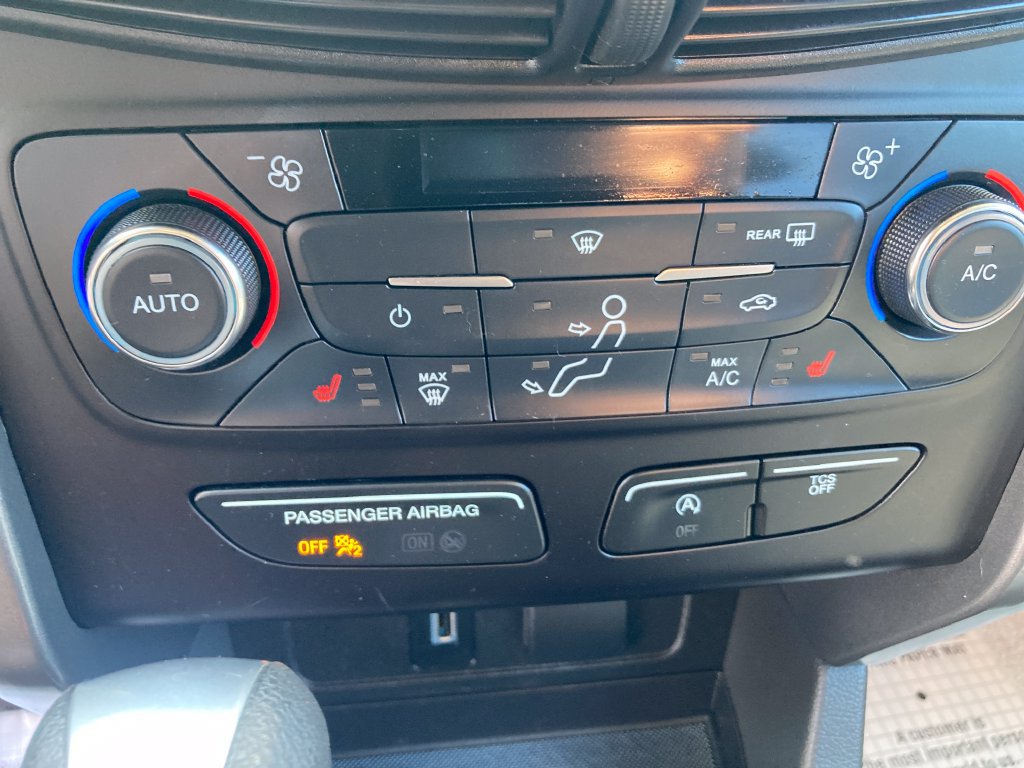Used 2017 Ford Escape SE w/ SE Cold Weather Package AWD/4WD image 27