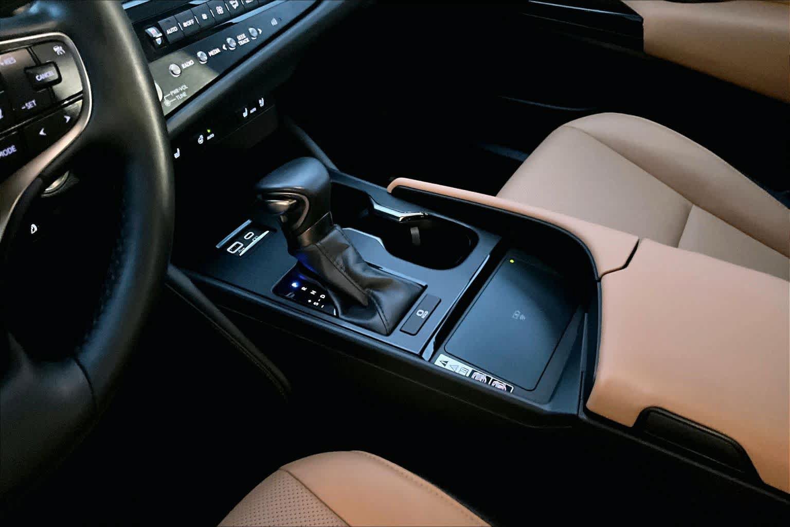 Used 2024 Lexus ES 350 w/ Premium Package FWD image 18