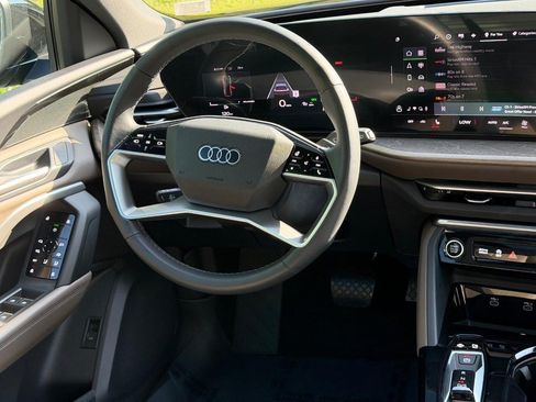 Used 2025 Audi Q5 Premium w/ Convenience Package AWD/4WD image 12