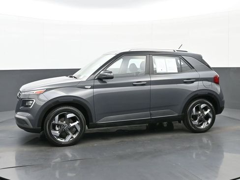 Certified 2023 Hyundai Venue Limited w/ Cargo Package image 6