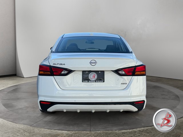 Used 2025 Nissan Altima 2.5 SV AWD/4WD image 6