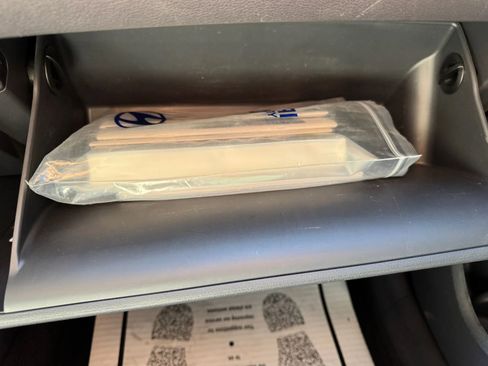 Used 2022 Hyundai Ioniq SE image 31