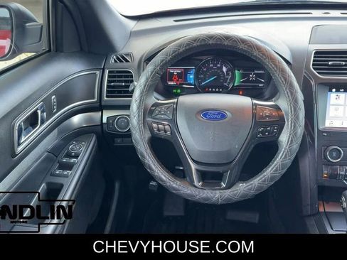 Used 2019 Ford Explorer XLT w/ Equipment Group 202A FWD image 25