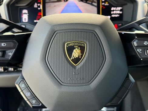 Used 2021 Lamborghini Huracan EVO RWD image 35