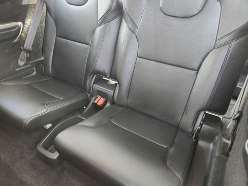 Used 2016 Volvo XC90 T6 Momentum image 30